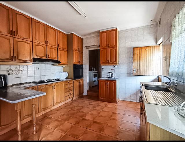 4 BEDROOM HOUSE FOR SALE IN AVOCA